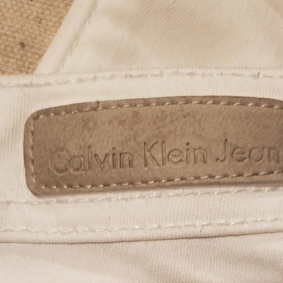 Calvin Klein Jeans - Picture 2 of 3